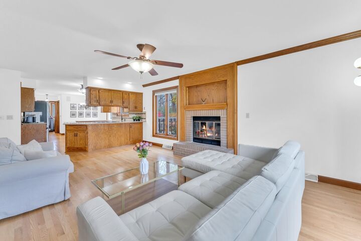 Property Photo: 12565 W Weatherstone Ct WI 53151