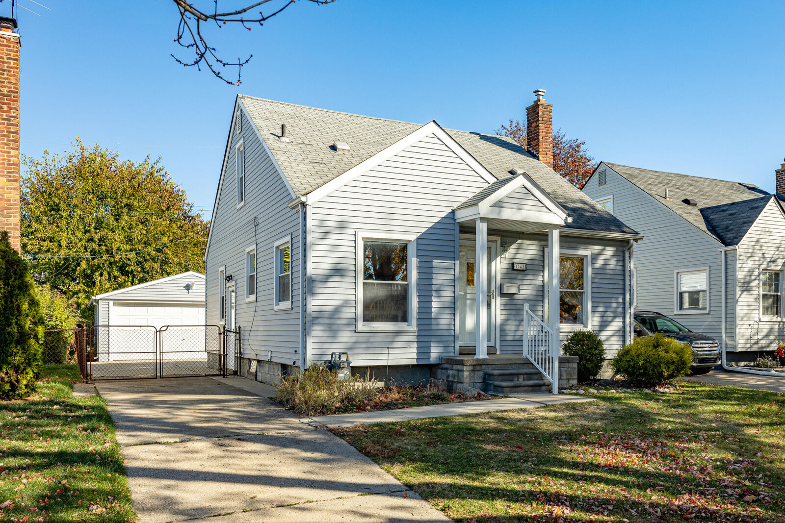 Property Photo:  1042 Champaign Road  MI 48146 