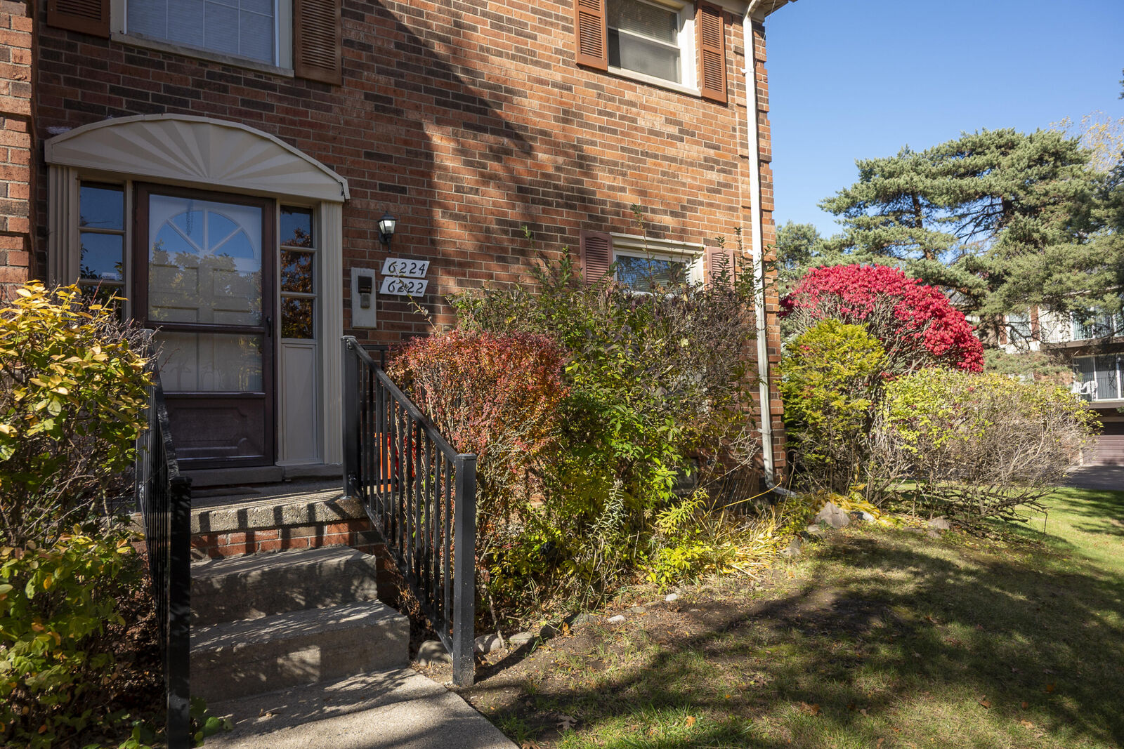 Property Photo: 6222 Pepper Hill Street MI 48322