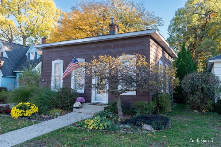 Property Photo:  220 W 11th Street  MI 49423 