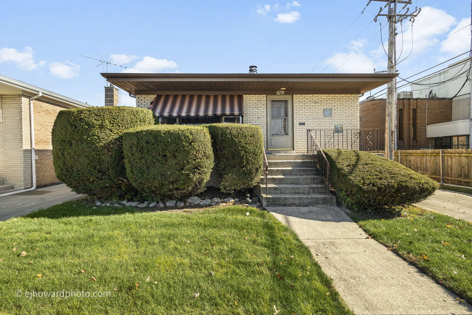 Property Photo:  679 Manistee Avenue  IL 60409 
