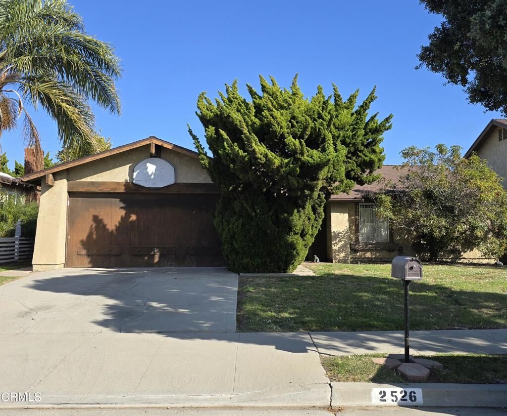 Property Photo:  2526 Waxwing Avenue  CA 93003 