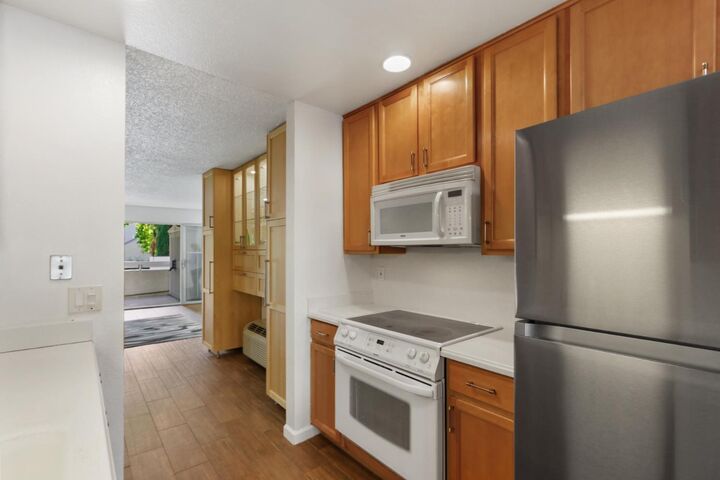 Property Photo: 1008 P Street 1 CA 95814