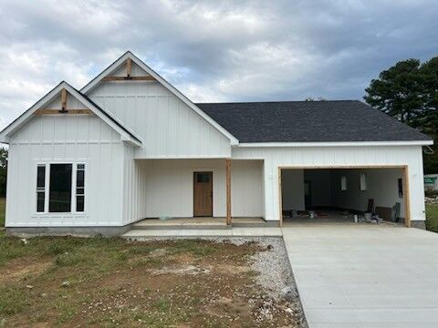 Property Photo: 1509 Old Estill Springs Rd TN 37388