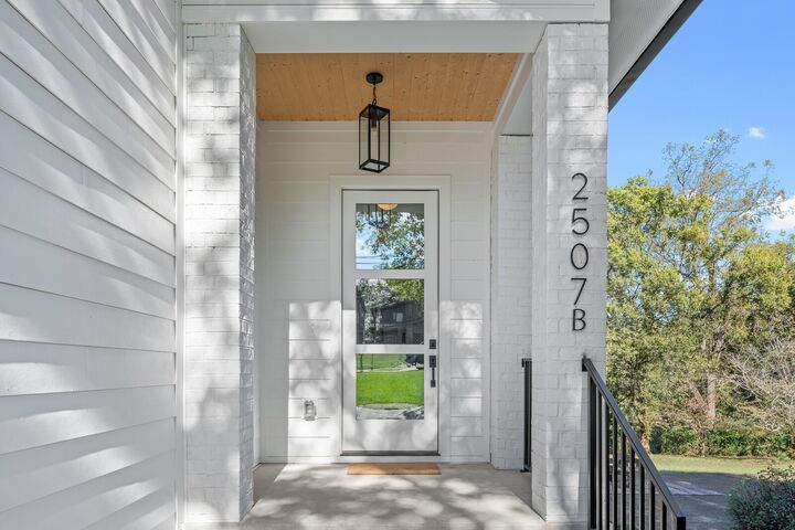 Property Photo:  2507B Barclay Dr  TN 37206 