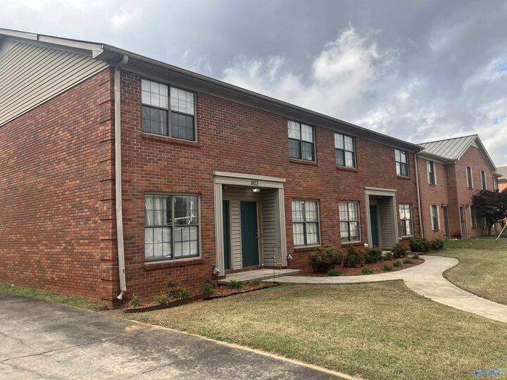 Property Photo:  1423 Brookline Avenue SW 4  AL 35603 