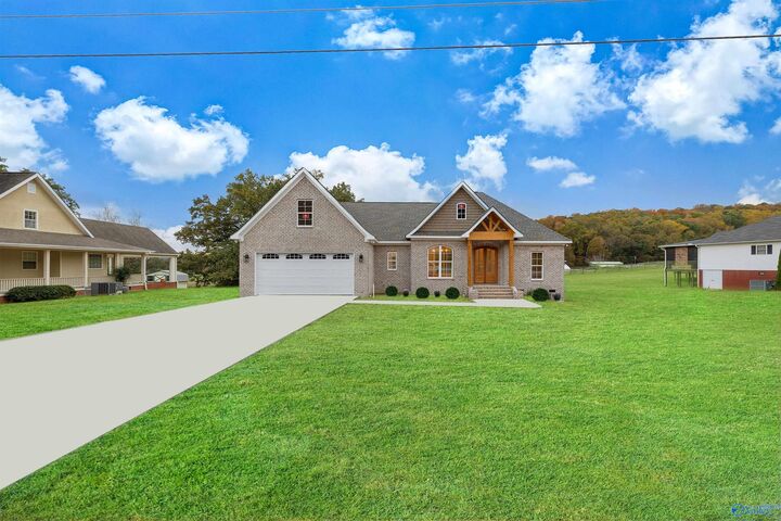 Property Photo: 97 Tomahawk Circle AL 35976