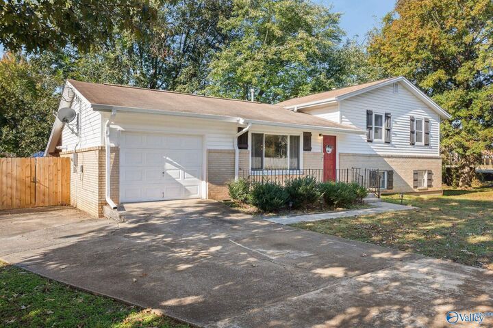 Property Photo: 10000 Hogan Drive SE AL 35803