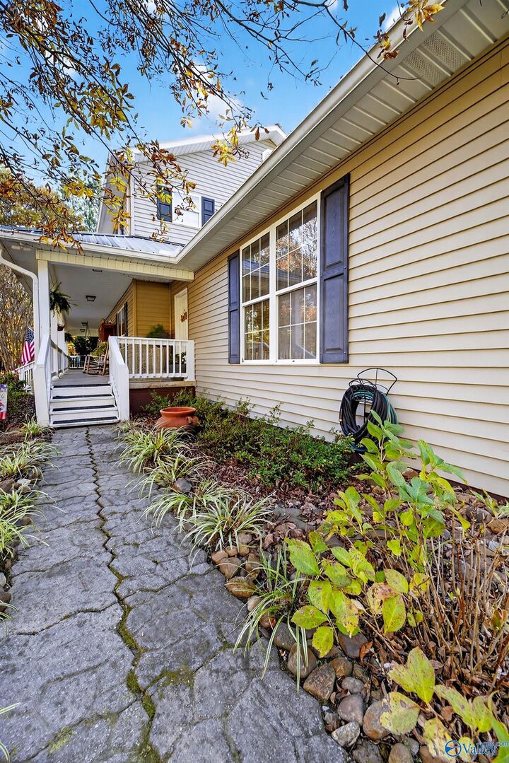 Property Photo:  110 Davidson Drive NE  AL 35967 