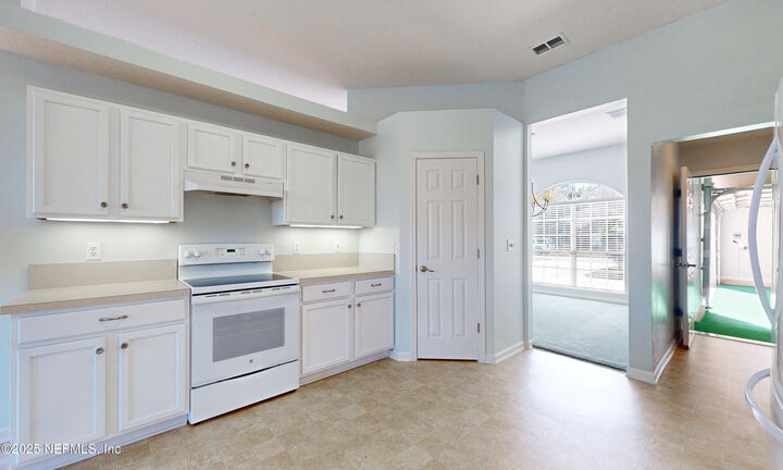 Property Photo: 1995 Bluebonnet Way FL 32003