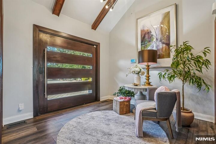 Property Photo:  18 Fairview Drive  NJ 07006 