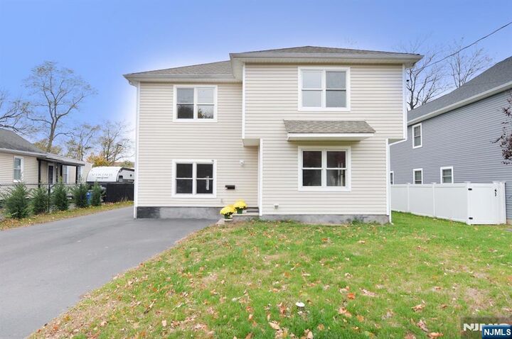 18 Avenue A  Mahwah NJ 07430 photo