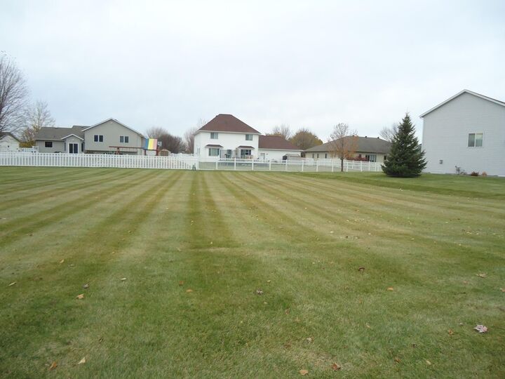 Property Photo:  4518 Riverwood Drive N  ND 58102 