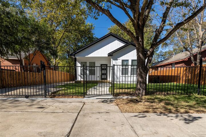 2823 Alaska Avenue  Dallas TX 75216 photo