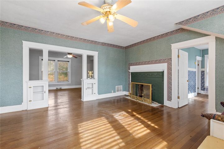 Property Photo:  303 N 2nd Street  AR 72601 