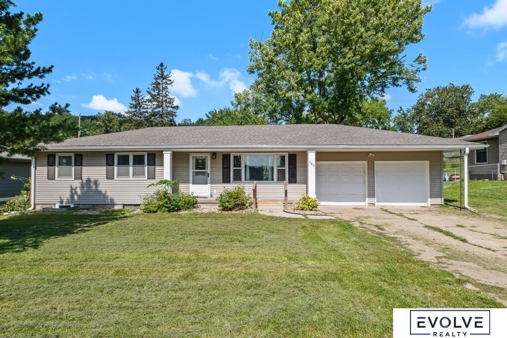 Property Photo:  180 Bennett Avenue  IA 51503 