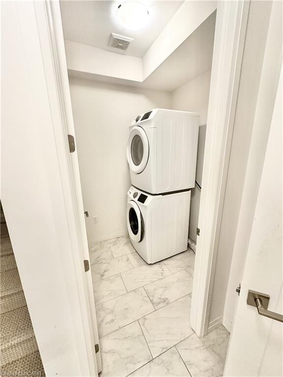 Property Photo:  16 Ritchie Lane  ON L9G 3K9 