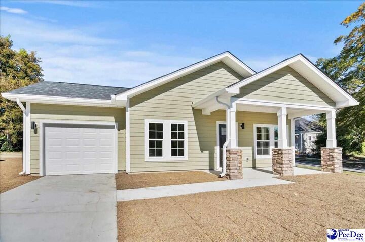 Property Photo:  559 E Pine Street  SC 29506 