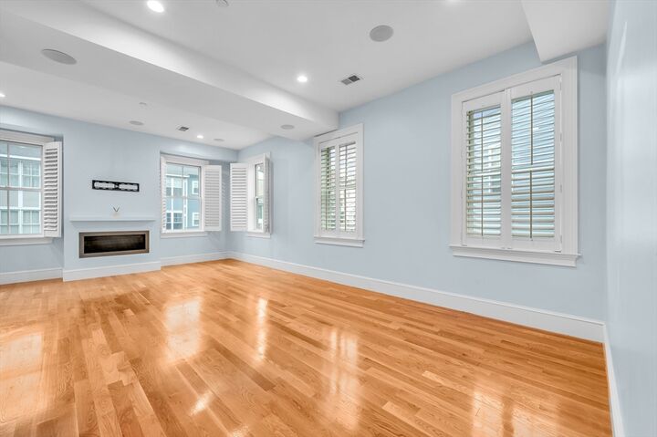 Property Photo: 480 East 4th St 3 MA 02127