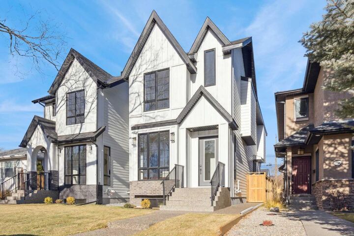 Property Photo:  1726 19 Avenue NW  AB T2M 1B3 