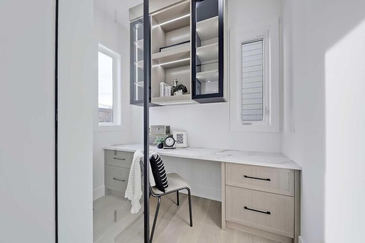 Property Photo:  3110 14 Avenue SW  AB T3C 0X1 