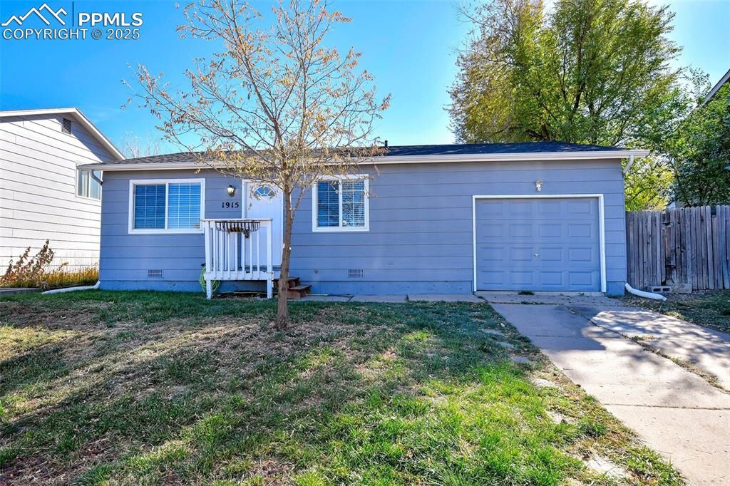 Property Photo: 1915 Tanager Way CO 80906