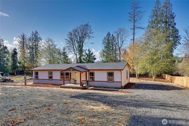 21381  Howard Avenue NE  Kingston WA 98346 photo