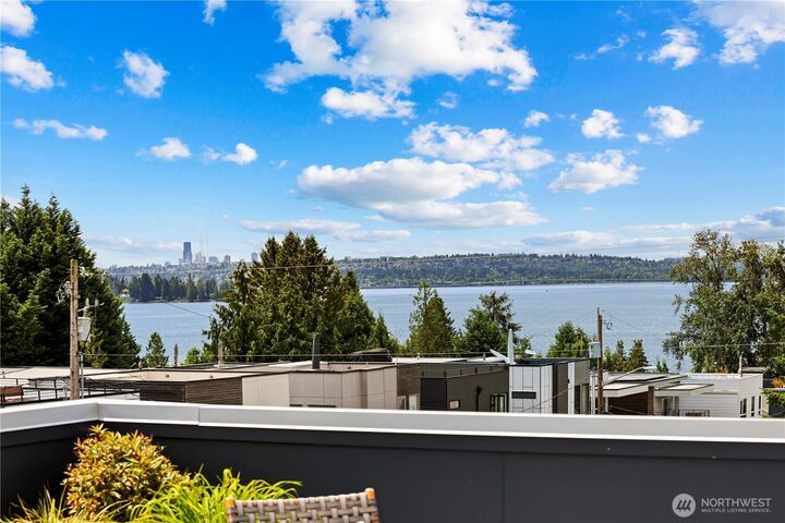 6304  Lakeview Drive  Kirkland WA 98033 photo