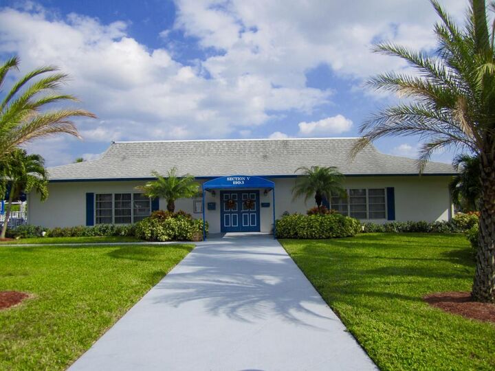 Property Photo:  1225 Club Drive W B  FL 33445 