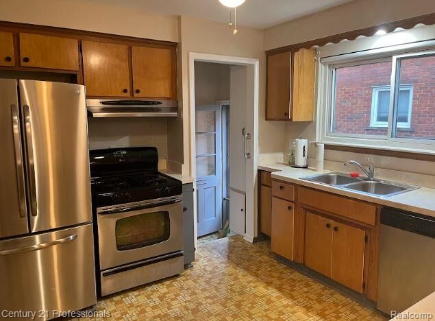 Property Photo: 23132 Park Street MI 48124