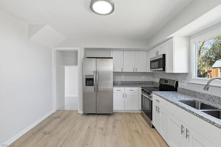 Property Photo:  132 Victoria Dr  VA 23452 