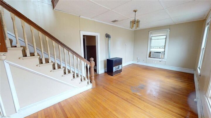 Property Photo: 1913 Bay Ave VA 23661