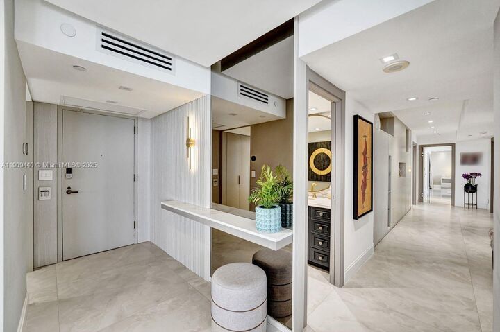 Property Photo:  19667 Turnberry Way 27J  FL 33180 