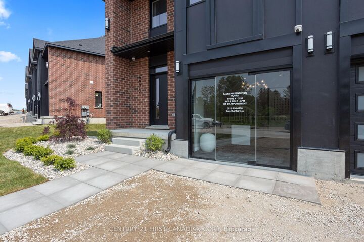 Property Photo:  6973 Heathwoods Avenue  ON N6P 1H3 