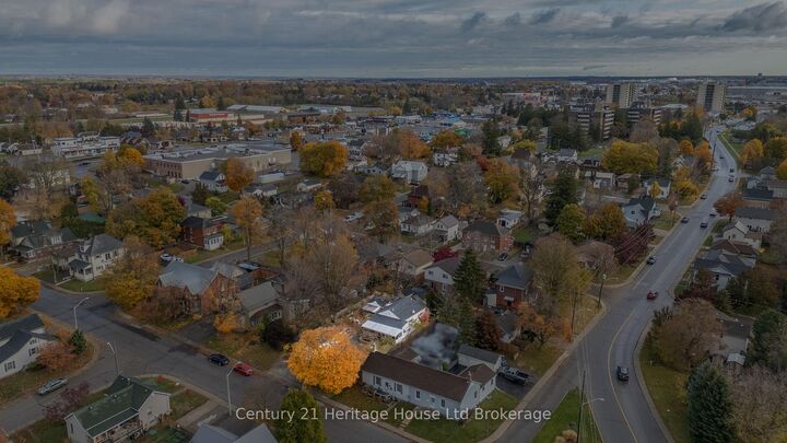 Property Photo:  59 Norwich Avenue  ON N4S 3V1 
