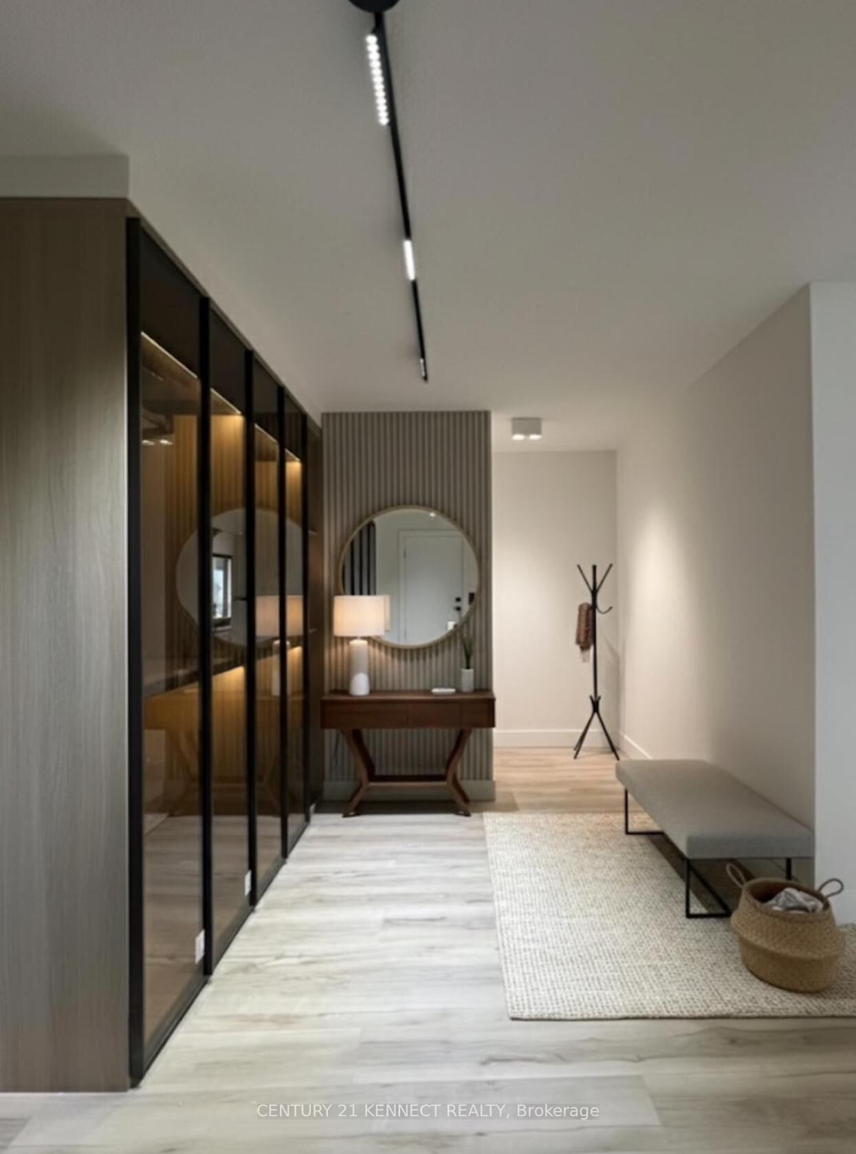 Property Photo:  3170 Kirwin Avenue S 1601  ON L5A 3R1 