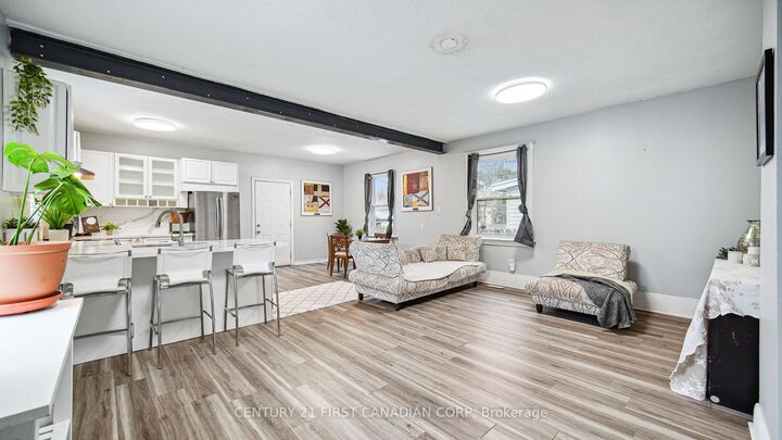 Property Photo:  417 Grey Street  ON N6B 1H1 