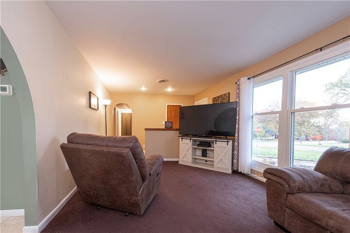 Property Photo:  332 Frazier Dr  PA 16105 