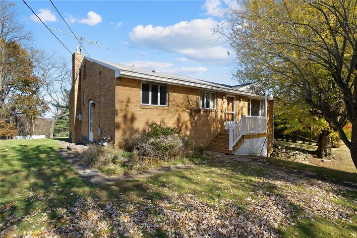 Property Photo: 130 Firwood Dr PA 15017