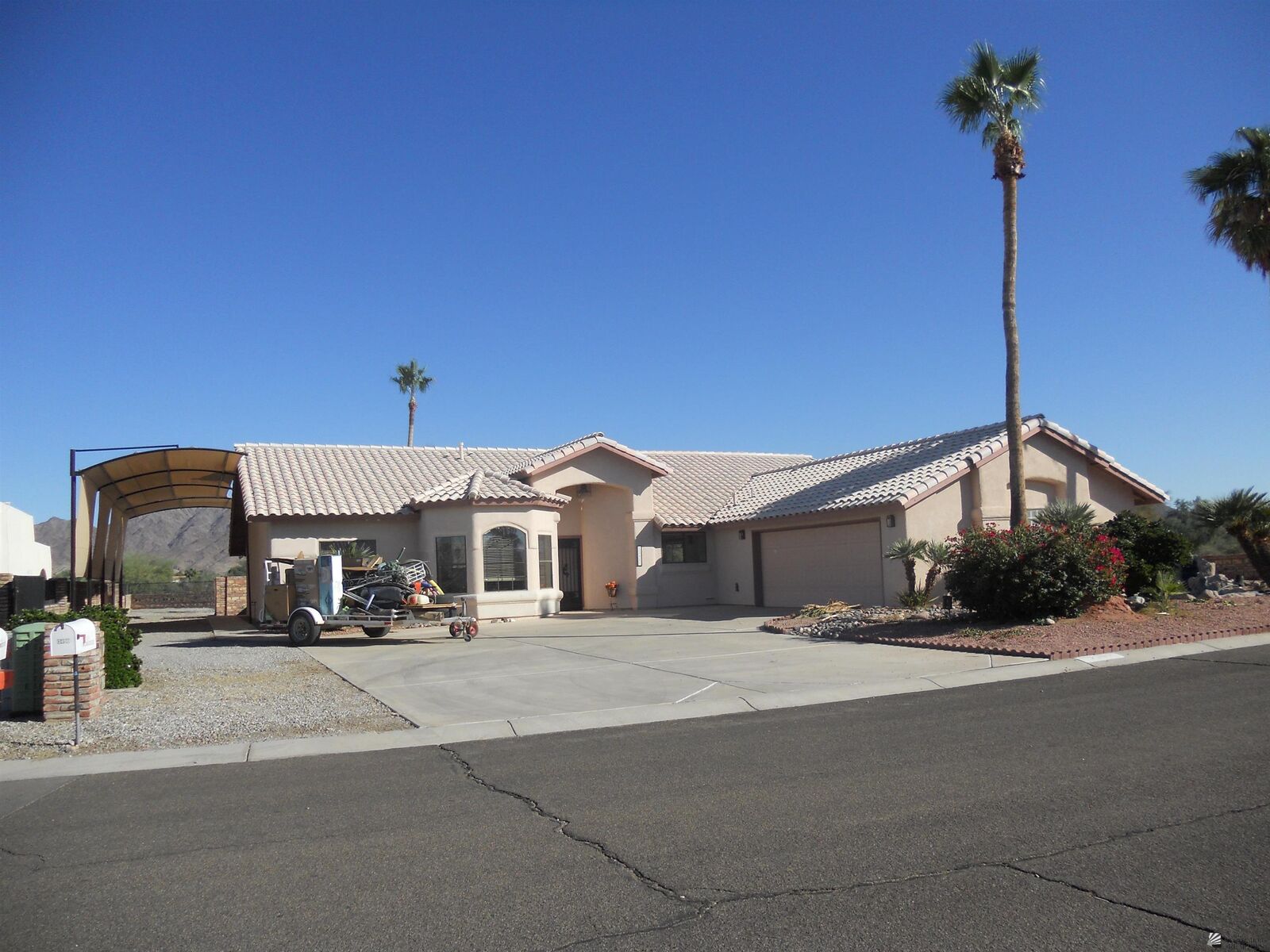 Property Photo: 13485 S Driftwood Dr Corner 52 St AZ 85367-9999
