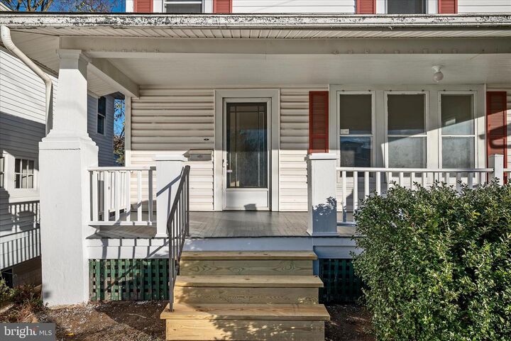 Property Photo: 1006 S Cameron Street VA 22601