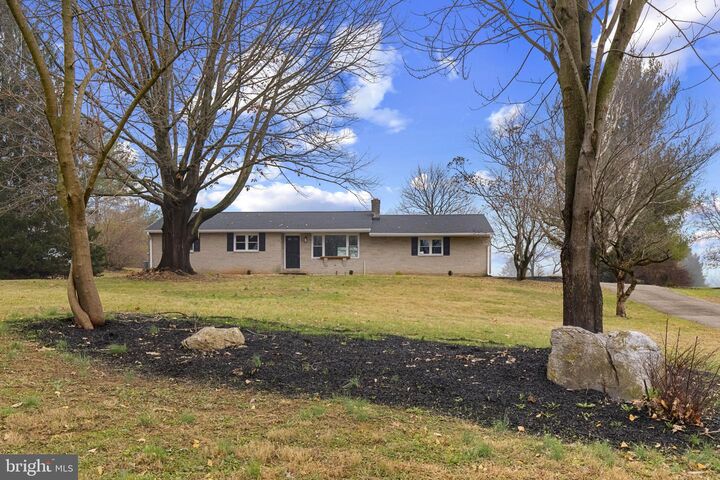 Property Photo: 262 Kathy Court PA 17091