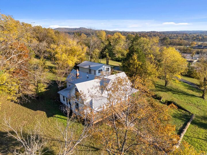 Property Photo:  301 Fallen Ash Road  AR 72687 