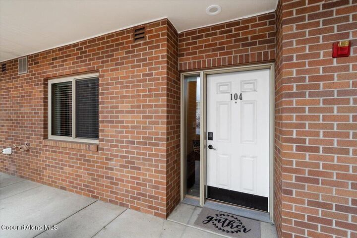 Property Photo:  415 W Waterside Dr 104  ID 83854 