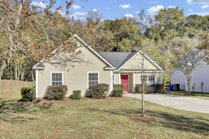 Property Photo: 8617 Madelyn Street SC 29406