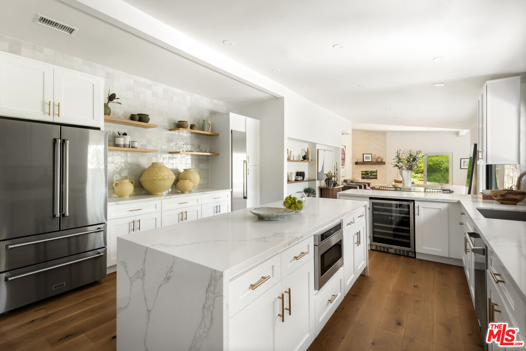 Property Photo:  3375 Coldwater Canyon Ave  CA 91604 