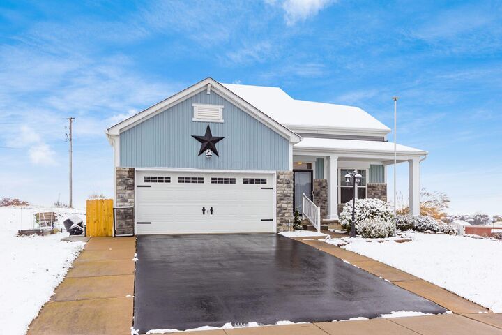 Property Photo:  2213 Rolling Hills Street  OH 43130 