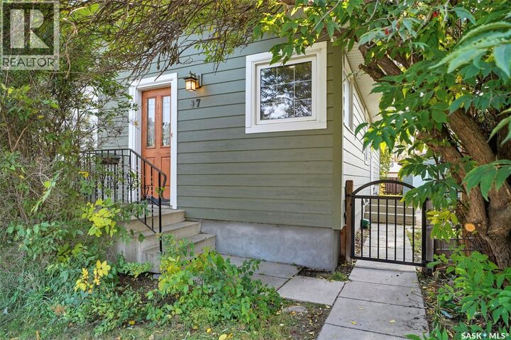 Property Photo:  97 Arnason Crescent  SK S7H 4M7 