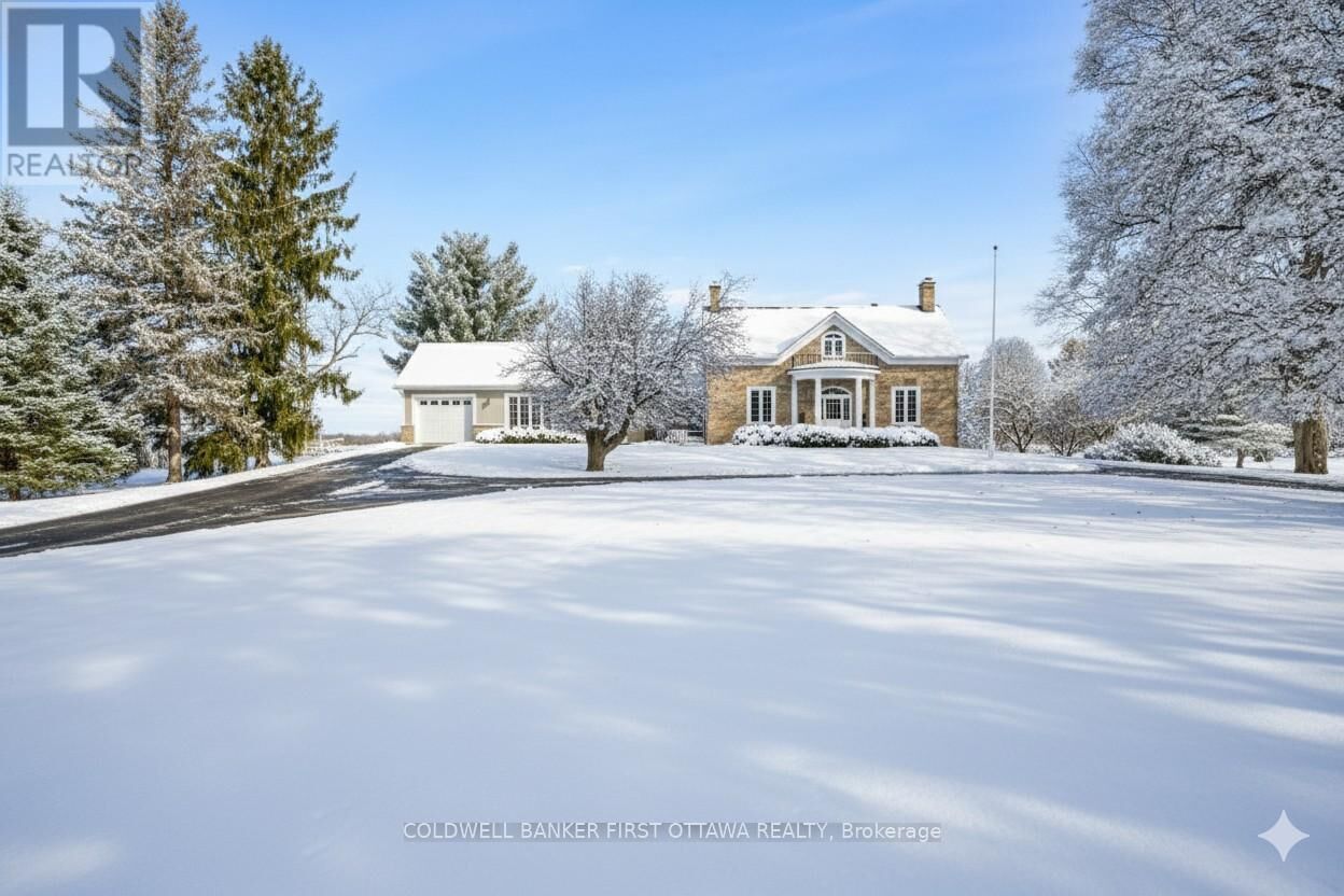 Property Photo:  2638 Rideau Ferry Road  ON K7H 0G5 