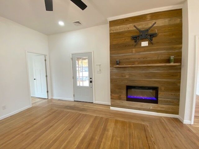 Property Photo: 318 N Chestnut Street IL 61957